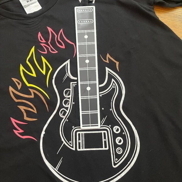 ThinkGeek Shirts Thinkgeek Guitar Amp Tee Shirt Actually Plays Xl